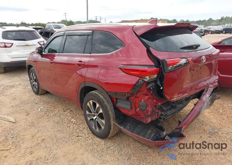 2021 Toyota Highlander Xle z USA, uszkodzony, nr VIN 5TDGZRAH3MS062766